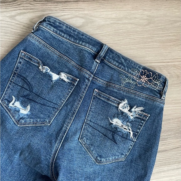 American Eagle Strigid Straight‎ Jean Floral Detail 4R - Picture 5 of 5